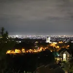 De Bukit Dago Villa